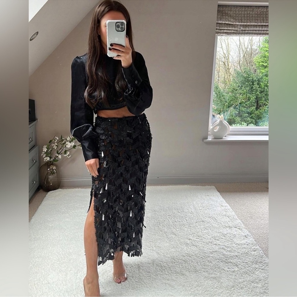 ZARA WOMAN BLACK ZARA SEQUIN MIDI SKIRT SIZE SMALL
